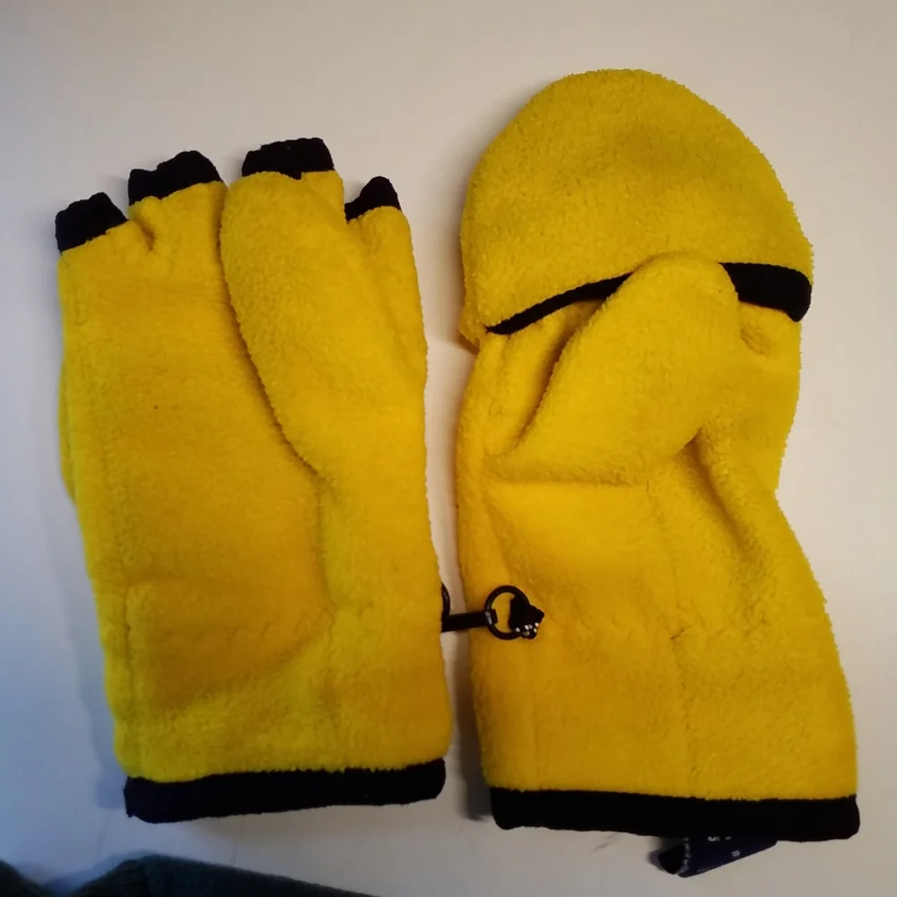 3/$25 GAPKids Gloves (SET of 2 pair) S YELLOW / L GREEN